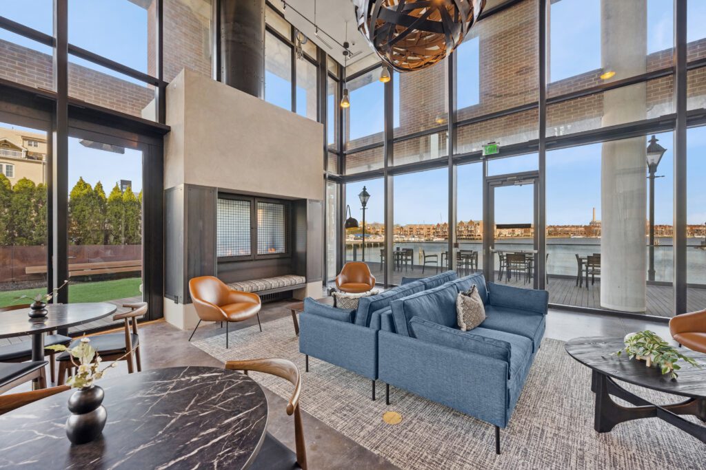 arrive-union-wharf-apartment-homes-for-rent-baltimore-md-21231-clubhouse (7)